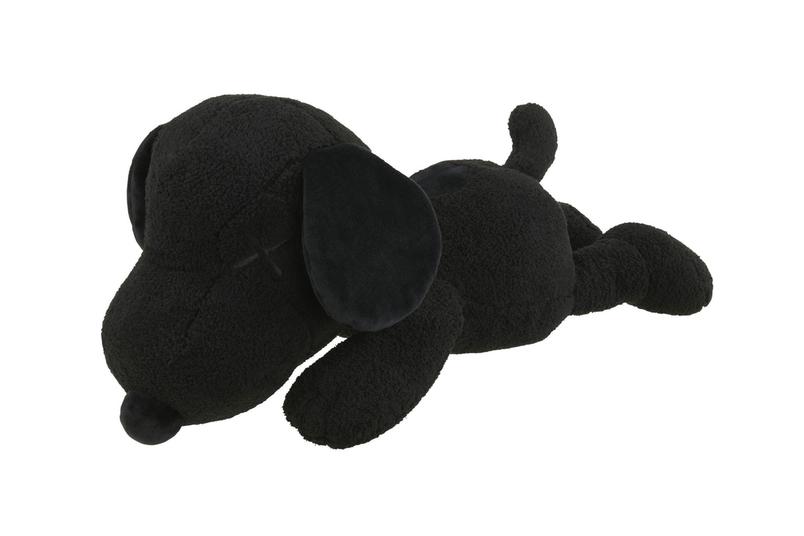 uniqlo_kaws_peanuts_snoopy_plush_1