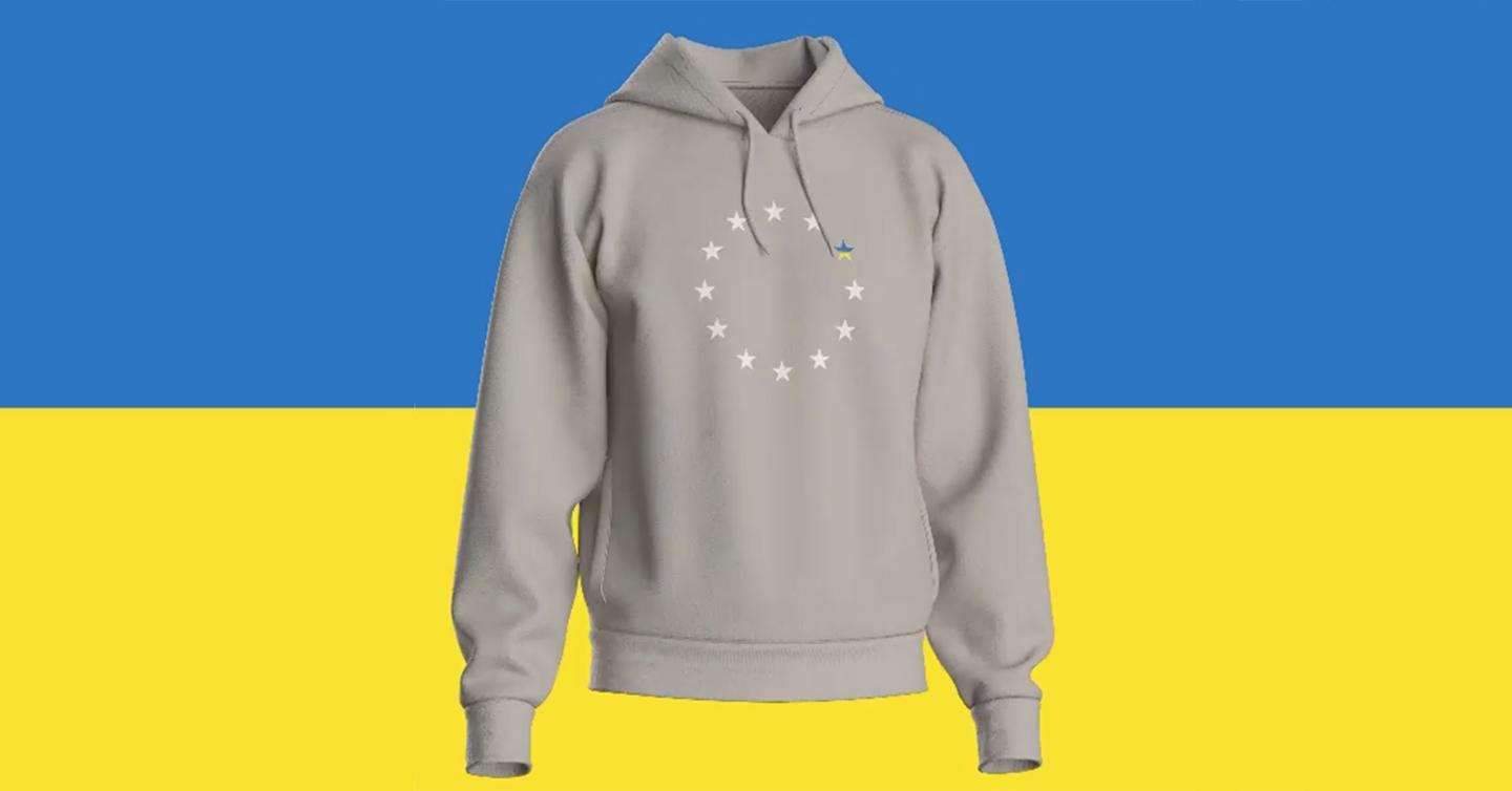 Журнал DUST та бренд SOUVENIR випустили худі, присвячений Україні