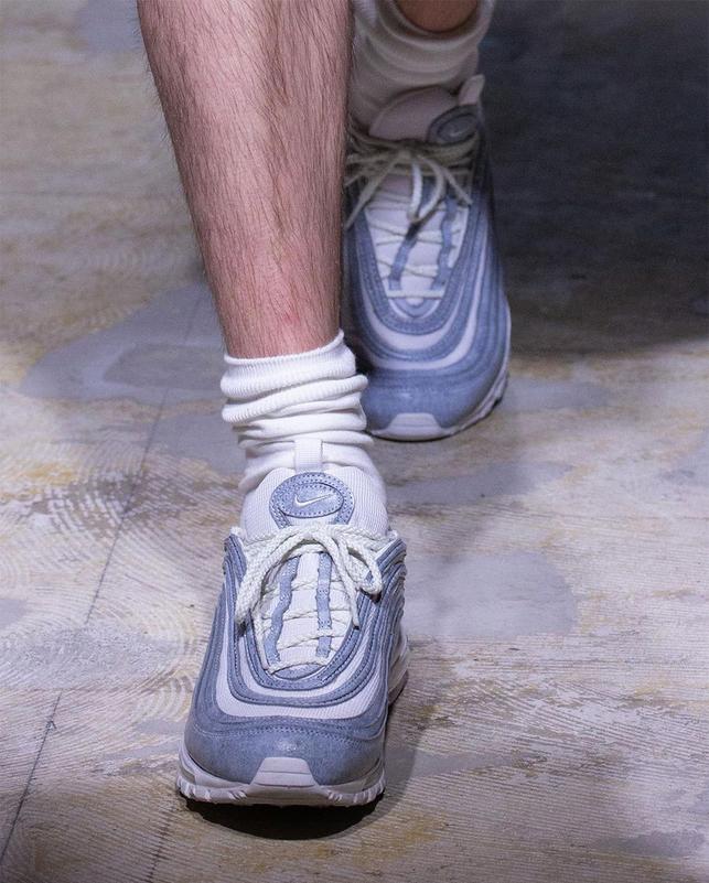 cdg-nike-air-max-97-dtf-magazine-grey-3