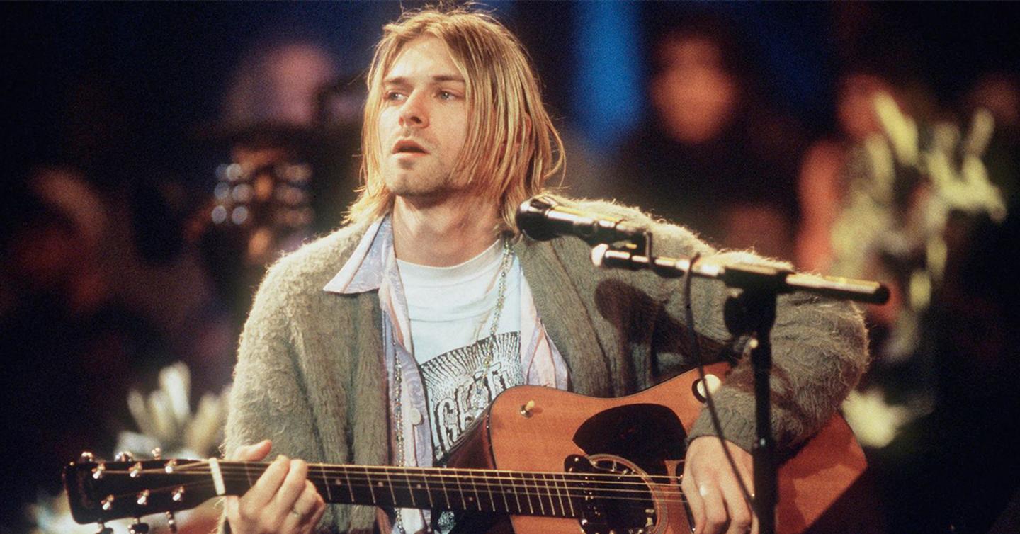 cobain-guitar-dtf-magazine Гитару Курта Кобейна продали на аукционе за рекордные шесть миллионов долларов