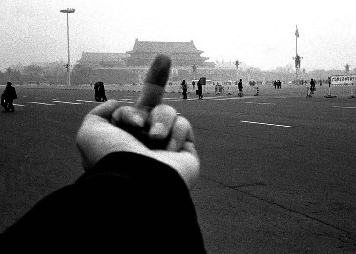 Ai-Weiwei-dtf-magazine Музей в Гонконге удалил с сайта работы Ай Вэйвэя