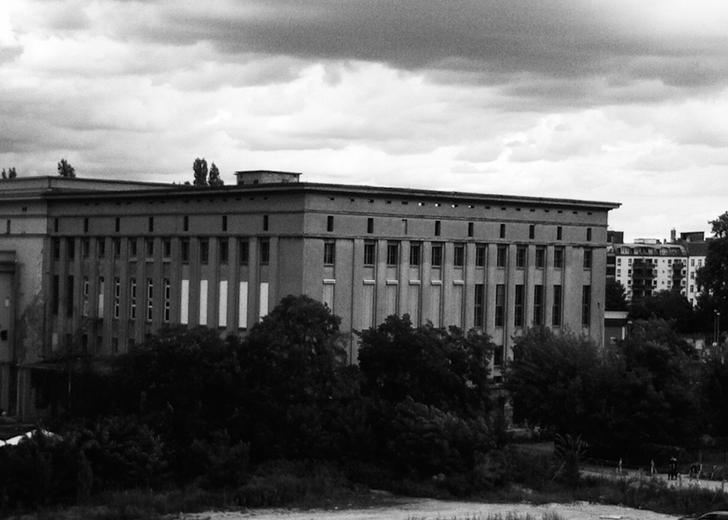 Berghain-2-dtf-magazine Berghain возобновил работу. Теперь там проходит выставка