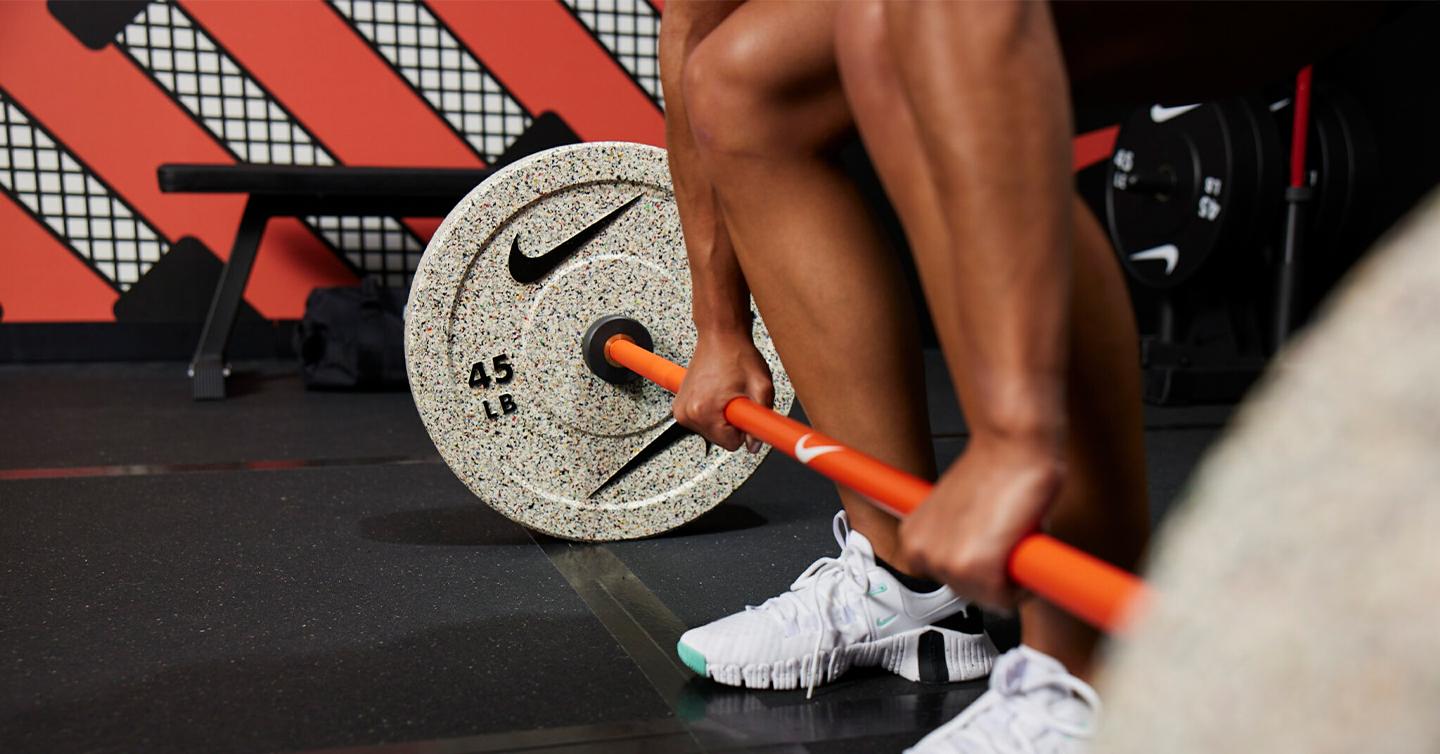 nike-strength-cover-dtf-magazine Nike продаватиме спортивний інвентар