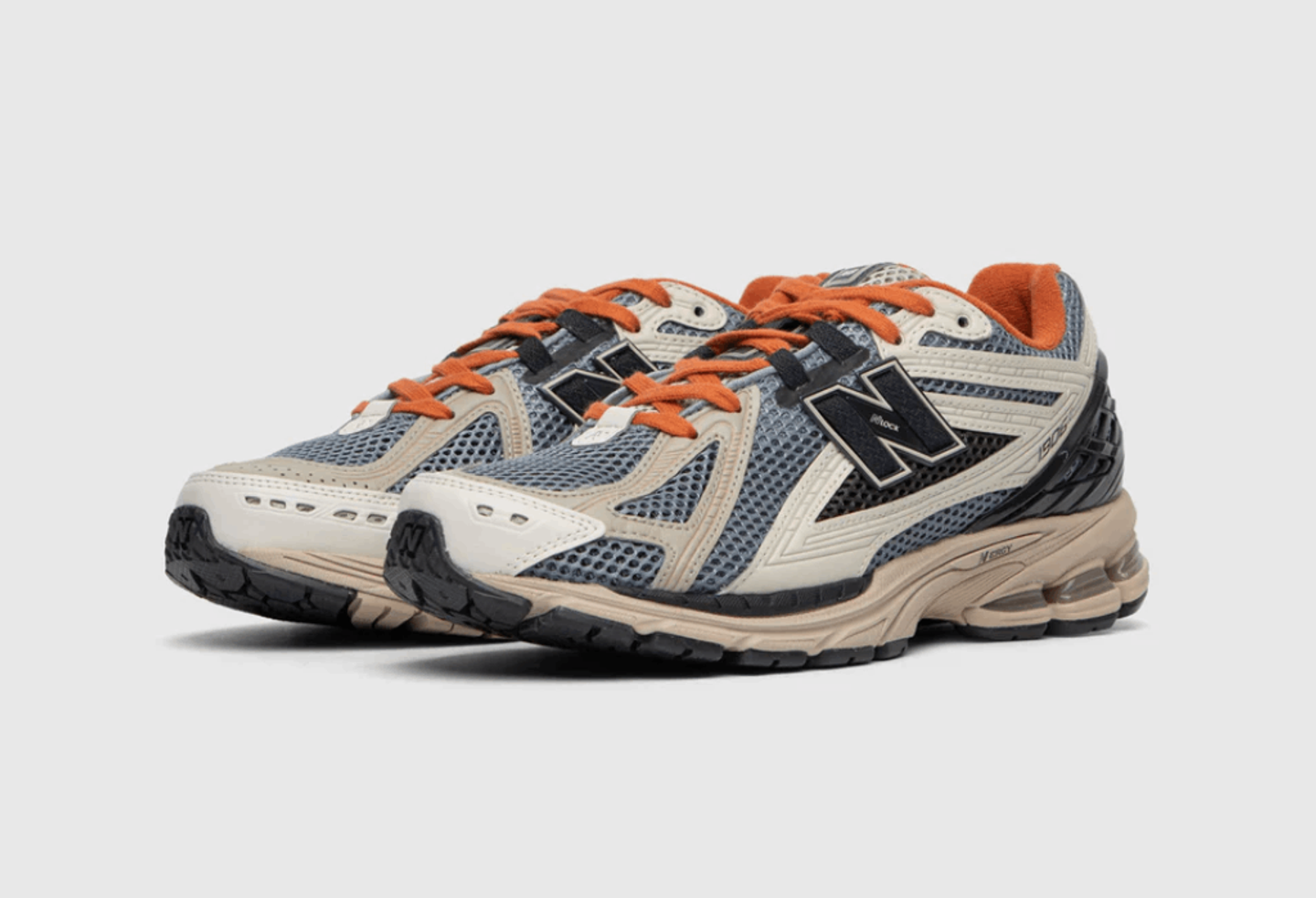 Перший погляд: Кросівки з колаборації ритейлера size? та New Balance