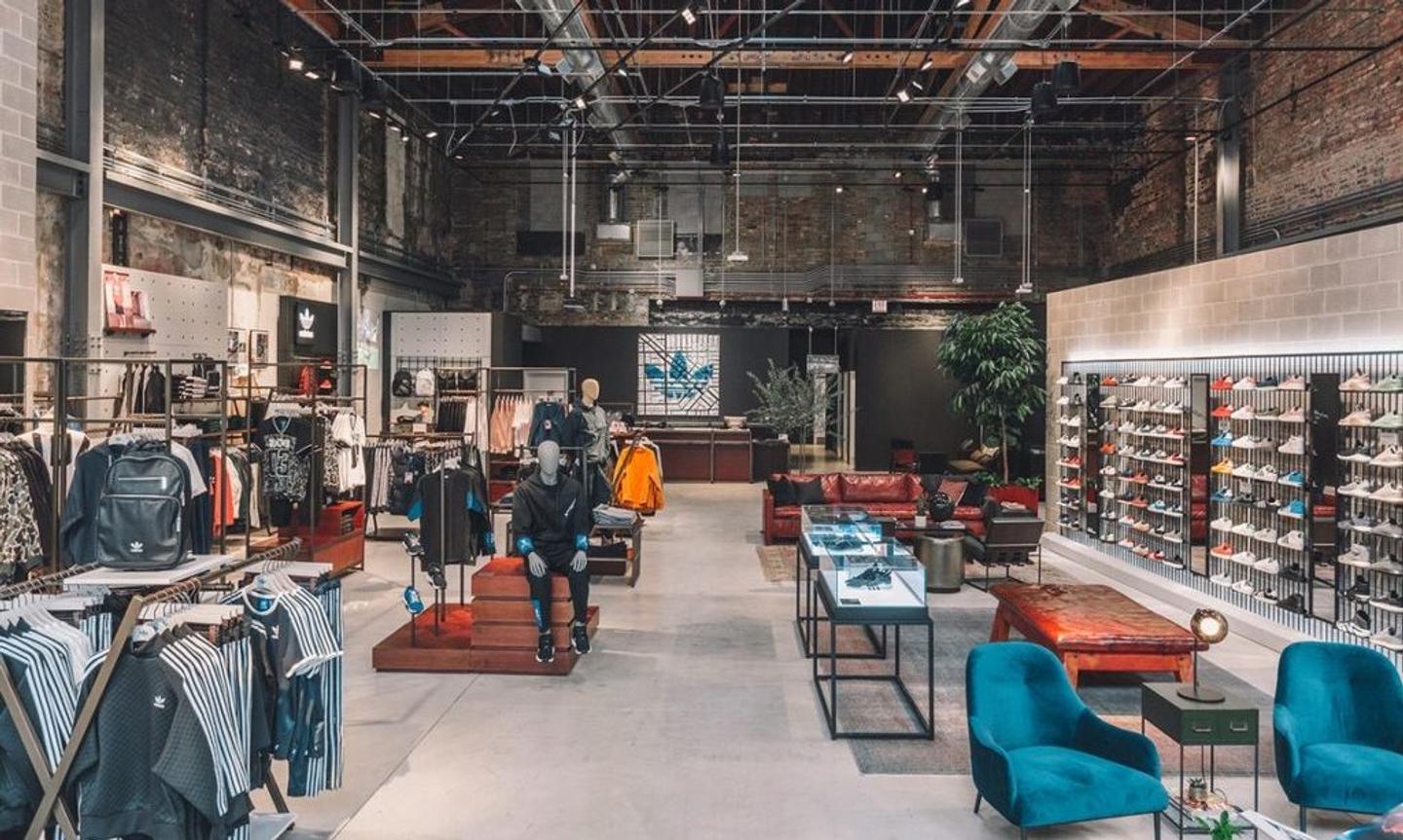 adidas закроет часть магазинов