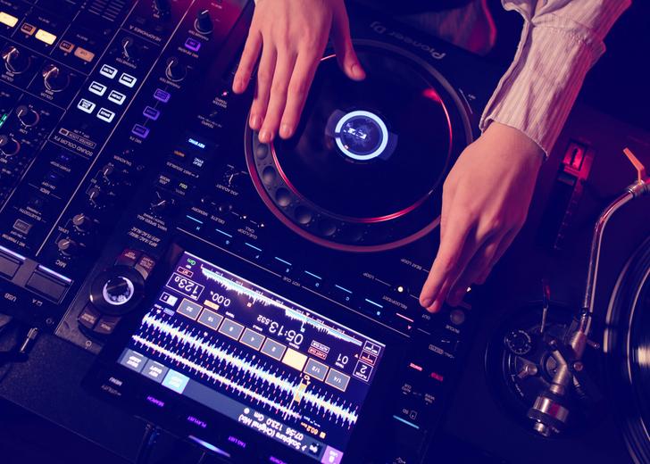 true-music-basics-cover-dtf-magazine7 True Music Basics: PRODJ School про вміння тримати увагу танцполу, гріхи, міфи та принципи диджеїнгу