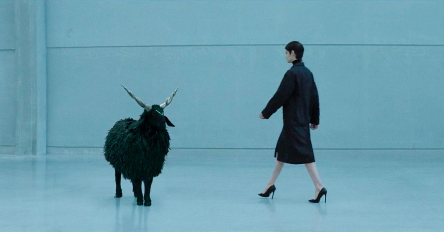 Prada запустила мини-сериал о производстве нейлона