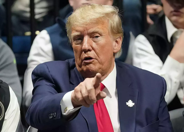 Дональд Трамп зафандрейзив 4,18 млн доларів за один день. Зокрема й завдяки продажам мерчу