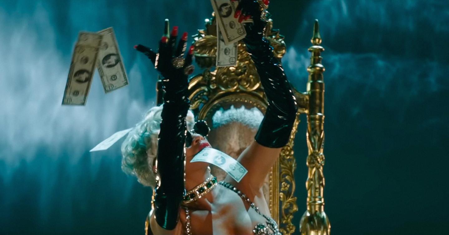 forbes-celebrities-cover-dtf-magazine Кадр з кліпу Ріанни Pour It Up