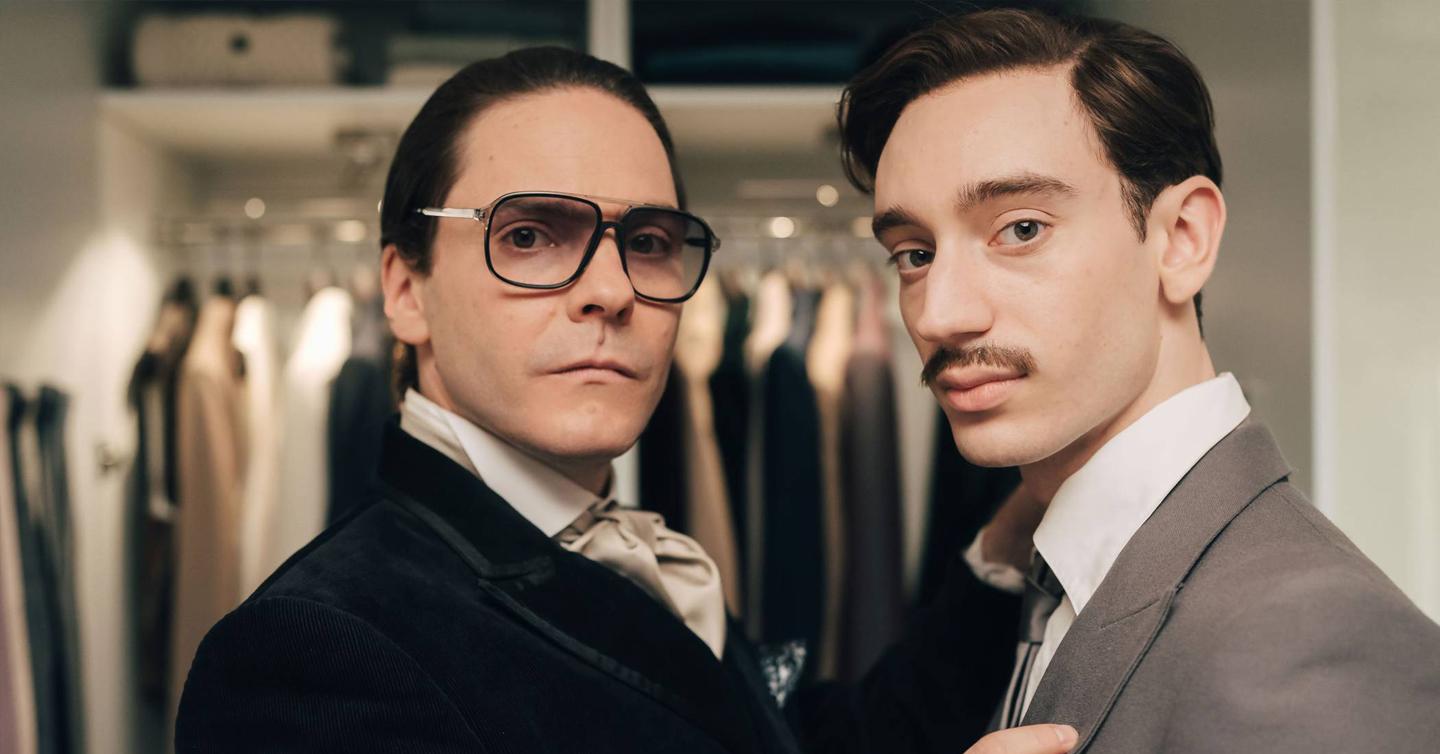becoming-karl-lagerfeld-dtf-magazine (1) Кадр з серіалу Becoming Carl Lagerfeld
