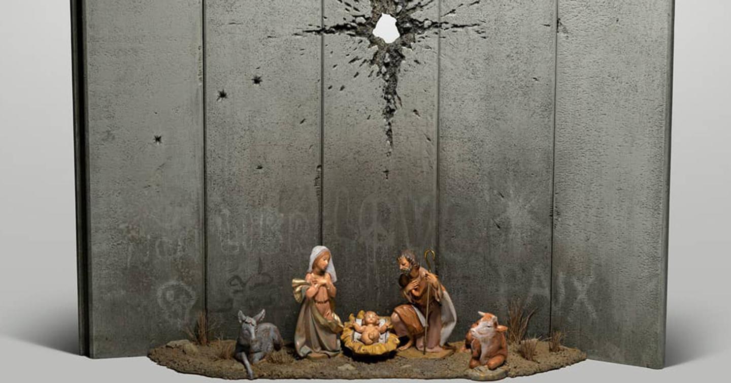 new-banksy-dtf-magazine Бэнкси показал новую работу. Это рождение Иисуса с пулевым отверстием