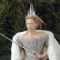 Ґрета Ґервіґ екранізує «Хроніки Нарнії» для Netflix