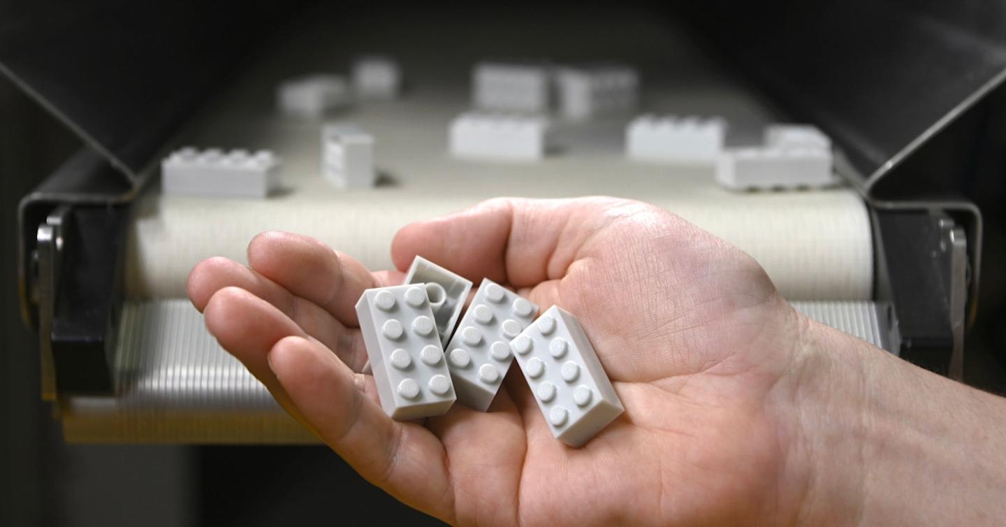 Lego создала детали из переработанных пластиковых бутылок