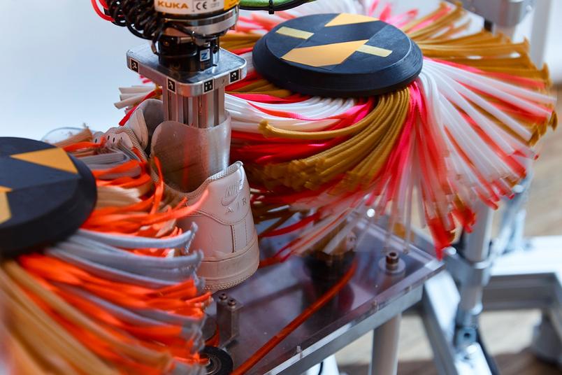 nike-sneakers-robot-dtf-magazine-4