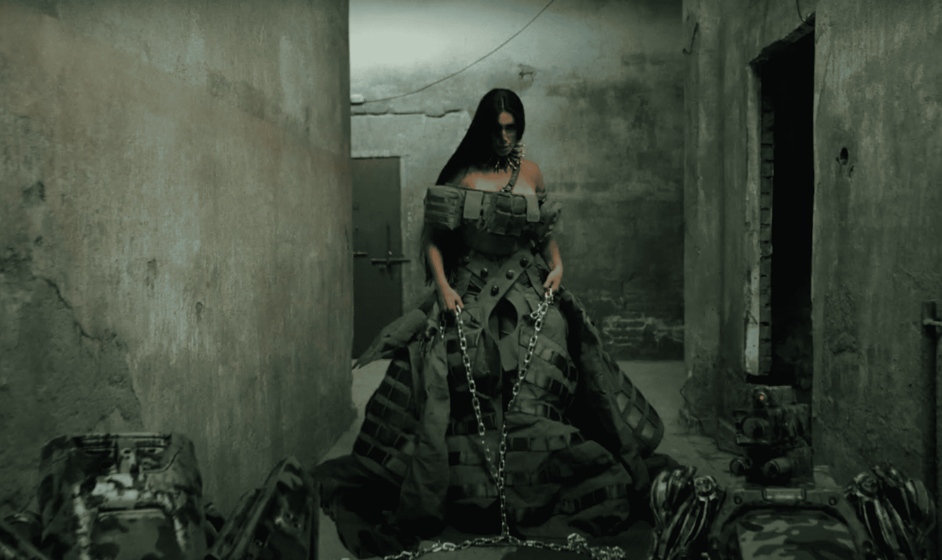 sevdaliza-heroina-look-dtf-magazine2