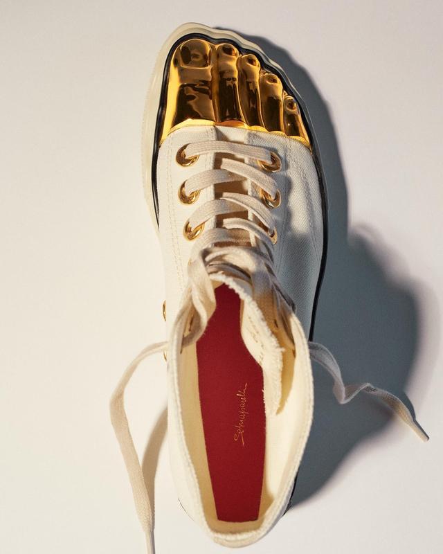 schiaparelli-sneakers-dtf-magazine-4 Підпис Schiaparelli на устілці їх кросівок