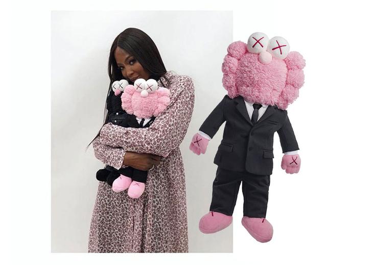 Dior и KAWS выпустили фигурки компаньона за 7500 долларов