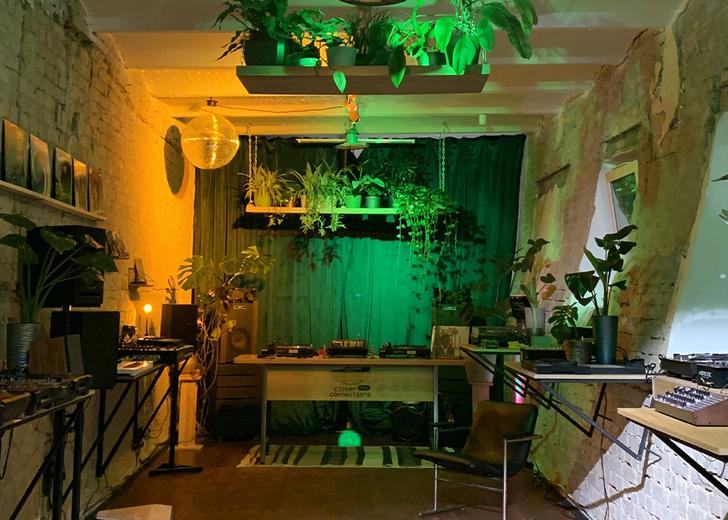 closer-store-dtf-magazine Нове місце: Магазин вінтажного музичного обладнання Closer Connections Shop