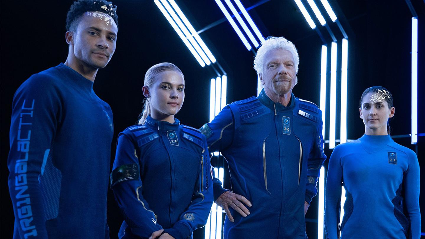 space-uniform-dtf-magazine Under Armour разработали первую форму для космических туристов