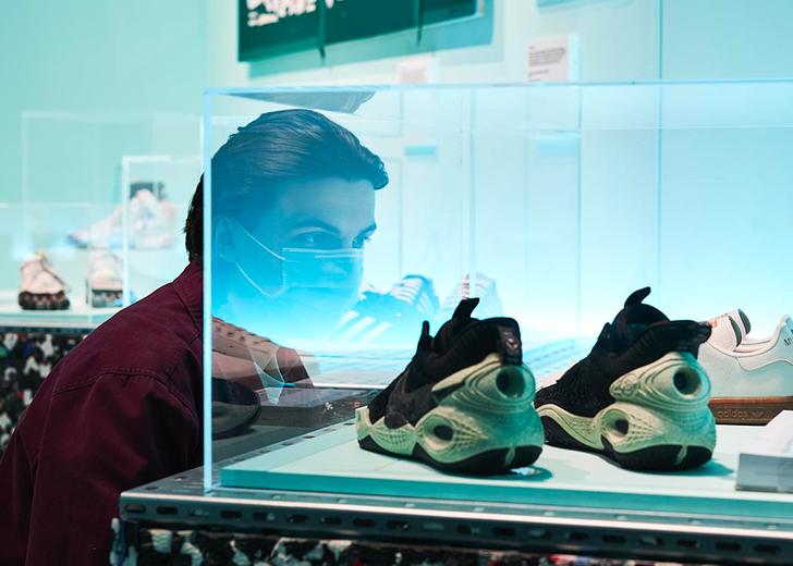 Sneakers Unboxed: Как выглядит выставка кроссовок в лондонском музее дизайна