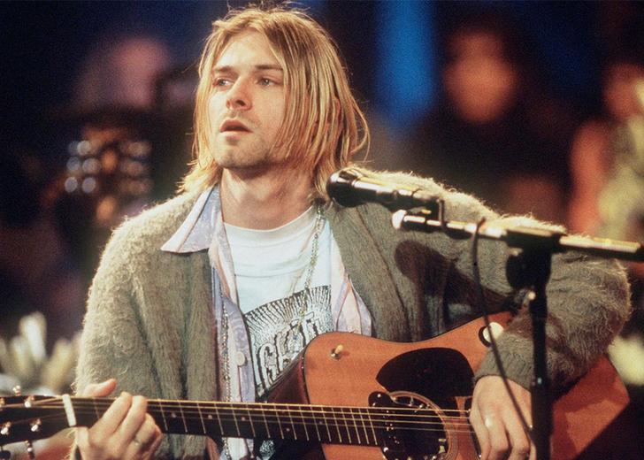 cobain-guitar-dtf-magazine Гитару Курта Кобейна продали на аукционе за рекордные шесть миллионов долларов