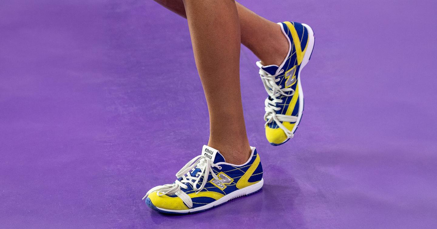 miumiu-new-balance-cover-dtf-magazine (1) Miu Miu представили нові кросівки в колаборації з New Balance