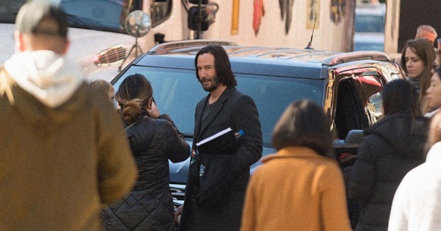 matrix-filming-dtf-magazine Бородатый Нео на первых кадрах со съемок новой «Матрицы»
