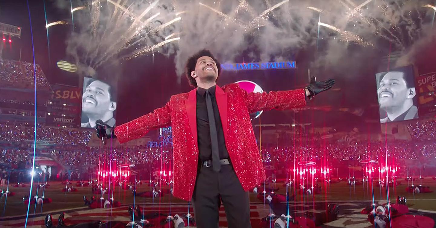 the-weekend-superbowl-dtf-magazine (1) Смотрите выступление The Weeknd на Супербоуле 2021