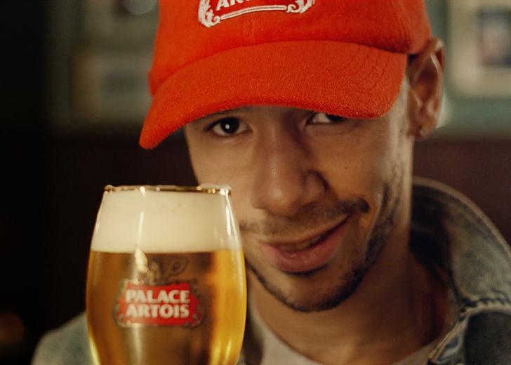 Первый взгляд: Лукбук коллаборации Palace и Stella Artois