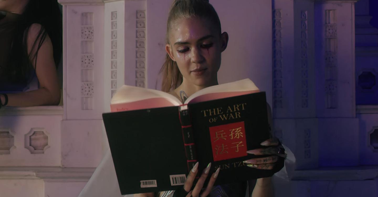 «Искусство войны»: Слушайте новый сингл Grimes и смотрите клип