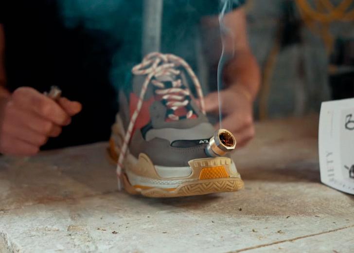 Смотрите, как сделать бонг из Balenciaga Triple S