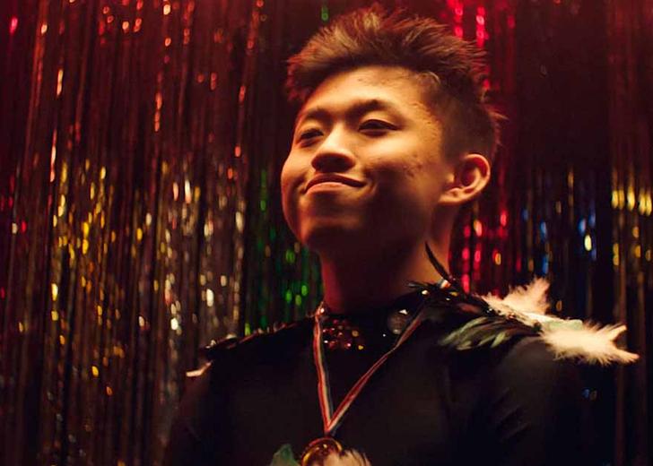 Rich Brian стал фигуристом в новом клипе