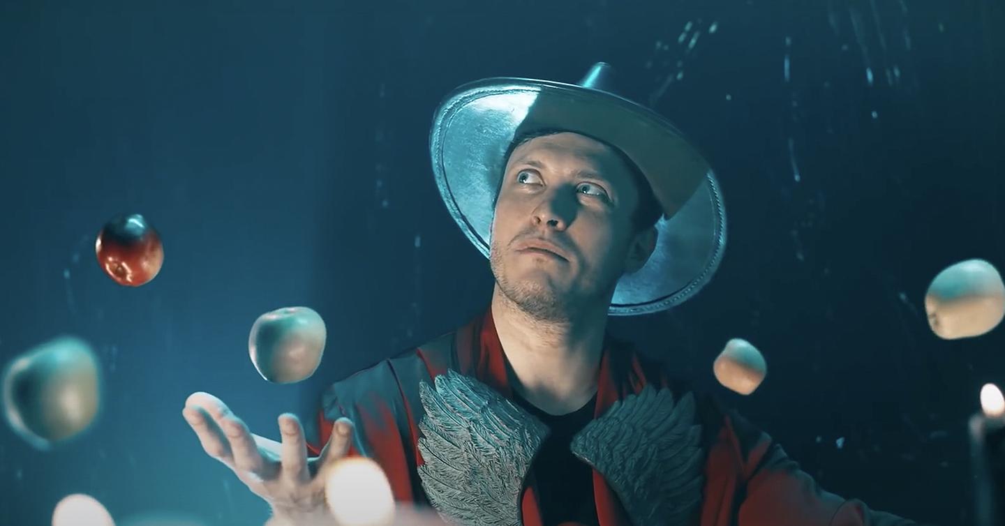 apple-man-dtf-magazine Apple судится с украинским режиссером из-за фильма Apple-Man
