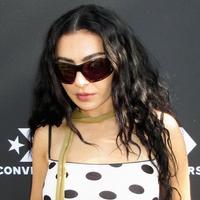 Колаборація Charli XCX та Converse